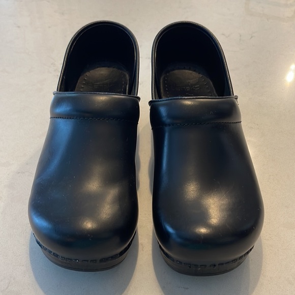 Dansko nursing clogs - Picture 2 of 6